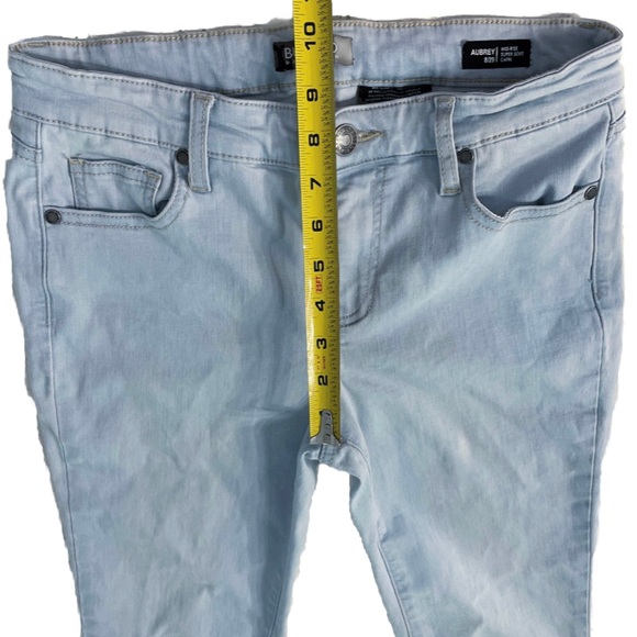 Buffalo David Bitton Capri Jeans Women's 8/29 Mid-Rise Super Soft Light Denim - Picture 7 of 10